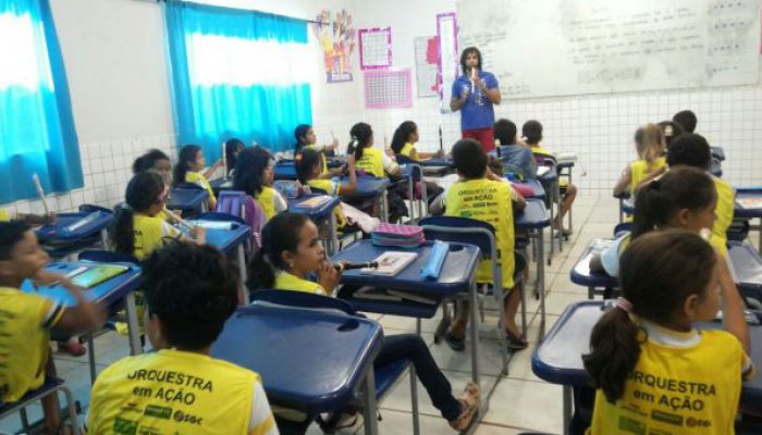 Orquestra em Ação realiza aulas de musicalização infantil na Escola Adão Lamota